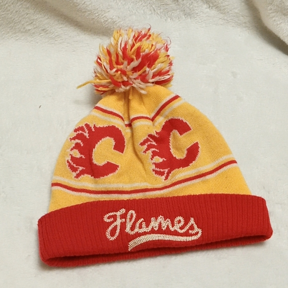 🌟3/$20🌟 CCM Pro Athletic Calgary Flames Beanie